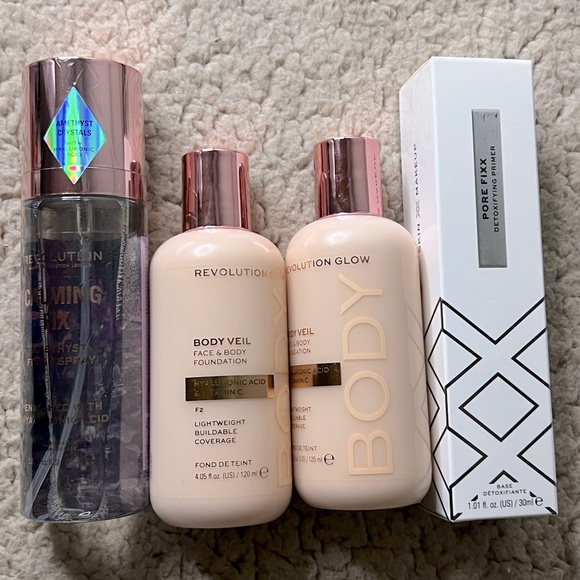 🤍New Revolution Makeup Foundation, Primer & Setting Spray Set🤍 - Picture 1 of 6